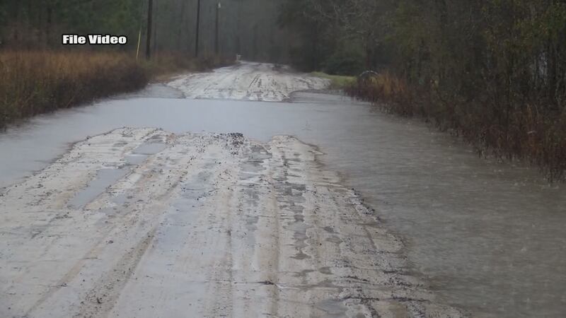 Bulloch Co. road department tells drivers to avoid dirt roads during Idalia