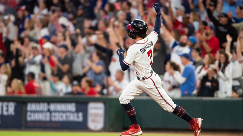 Braves rally for 5-4 win over Phillies on d'Arnaud, Riley homers